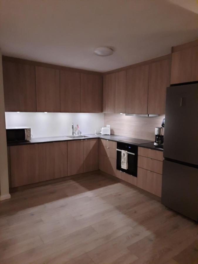 Apartment Near The Airport Njarthvik Eksteriør billede