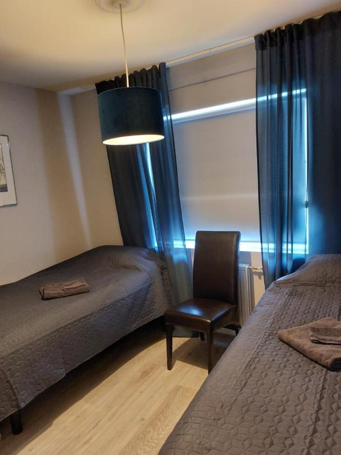 Apartment Near The Airport Njarthvik Eksteriør billede