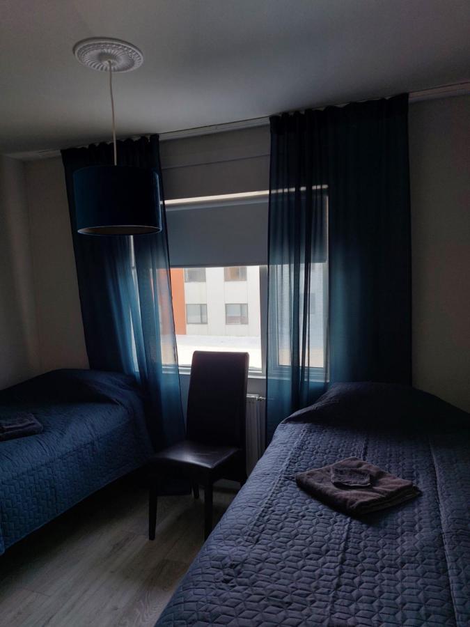 Apartment Near The Airport Njarthvik Eksteriør billede